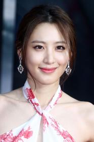 Claudia Kim