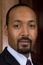 Jesse L Martin