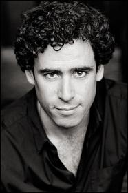 Stephen Mangan
